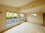 3号棟 将来的には間仕切りして２部屋に変更可能な洋間。成長に合わせた間取り変更が可能なタイプ。
