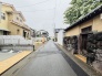 3号棟 前面道路は歩道も整備され、小さなお子様にも安心です。
