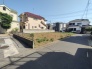 A号地 車通りの少ない閑静な住宅地、のびのびした子育てに適します。
