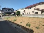 B号地 車通りの少ない閑静な住宅地、のびのびした子育てに適します。
