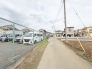 車の通りも少ない閑静な住宅地。子育てにも、第二の人生にも。
