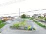 車の通りも少ない閑静な住宅地。子育てにも、第二の人生にも。
