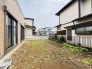 広々とした南庭は、太陽の下のリビングかもしれません。
