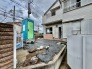 広々とした南庭は、太陽の下のリビングかもしれません。
