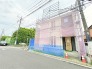 2号棟 住民の方が主に利用する交通量少なめの道路に面してます。
