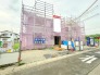 2号棟 鷲宮駅まで徒歩３分。この距離だと、運動不足も少し解消されるかも。

