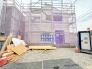 2号棟 駐車場は２台まで駐車可能。マイカーの車幅もお確かめください。

