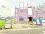 1号棟 幅員の狭い道ですが、車通りの少ない住宅街に立地してます。
