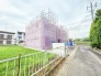 1号棟 幅員の狭い道ですが、車通りの少ない住宅街に立地してます。
