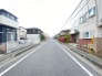 駐車が苦手な方にも嬉しい、前面道路に面した住まい。
