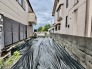広々とした南庭は、太陽の下のリビングかもしれません。
