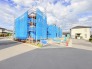 駐車が苦手な方にも嬉しい、前面６ｍ道路に面した住まい。
