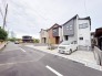 ＪＲ宇都宮線「東大宮」駅東口徒歩３分、提携駐車場もあります。エステート白馬東大宮店までお気軽にお問い合わせください。
