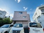 幹線道路から１本入った現地は、想像以上に静かに感じられます。
