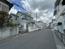 閑静な住宅地で、小さなお子様がいるご家族にも安心。
