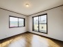 バルコニーからはたっぷりと太陽の光が舞い込みます。
