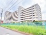 幹線道路から１本入った現地は、想像以上に静かに感じられます。
