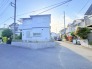 前面道路は歩道も整備され、小さなお子様にも安心です。
