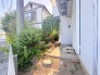 季節のお花を少し楽しむくらいなら、このお庭で十分かも。
