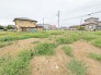 2号地 幹線道路から１本入った現地は、想像以上に静かに感じられます。
