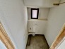 リフォーム工事中。新しくお住まいになる方のことを考えて、トイレも新品に交換しました。

