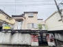 車通りの少ない閑静な住宅地、のびのびした子育てに適します。
