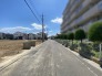 車通りの少ない閑静な住宅地、のびのびした子育てに適します。
