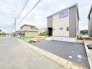 3号棟 前面道路は歩道も整備され、小さなお子様にも安心です。
