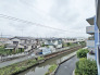 あたりには住宅を中心とした建物が広がります。
