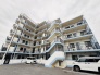 タイル張りの荘厳な外観は、マンションならでは。
