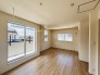 将来的には間仕切りして２部屋に変更可能な洋間。成長に合わせた間取り変更が可能なタイプ。
