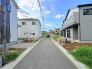 2-C号棟 車通りの少ない閑静な住宅地、のびのびした子育てに適します。
