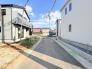 2-A号棟 幹線道路から１本入った現地は、想像以上に静かに感じられます。
