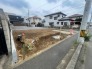 1号地 前面道路は歩道も整備され、小さなお子様にも安心です。
