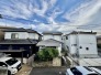 前面の住まいとの距離感があるから、圧迫感を感じません。
