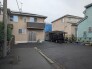 幹線道路から１本入った現地は、想像以上に静かに感じられます。
