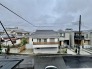 前面の住まいとの距離感があるから、圧迫感を感じません。

