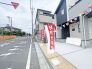 1号棟 ＪＲ宇都宮線「東大宮」駅東口徒歩３分、提携駐車場もあります。エステート白馬東大宮店までお気軽にお問い合わせください。
