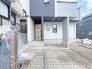 1号棟 新築の玄関扉。きっと今のお家より重厚感が違います。
