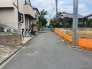 1号地 住民の方が主に利用する交通量少なめの道路に面してます。
