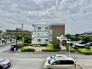 前面の住まいとの距離感があるから、圧迫感を感じません。
