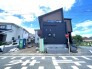 出し入れしやすい並列駐車場（2台可）が嬉しい住まい。
