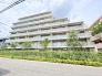 植栽付き、小さい木々でも敷地内に緑があると嬉しいですね。
