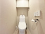 新しくお住まいになる方のことを考えて、トイレも新品に交換しました。
