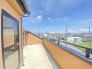 ゆとりの広さを確保したバルコニー。お布団を干すのも、この広さならラクラク。
