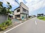 車通りの少ない閑静な住宅地、のびのびした子育てに適します。
