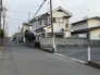駐車が苦手な方にも嬉しい、前面６ｍ道路に面した住まい。

