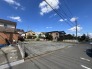 駐車が苦手な方にも嬉しい、前面６ｍ道路。
