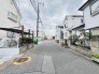前面道路は歩道も整備され、小さなお子様にも安心です。
