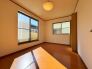 住宅街の２階南向きのお部屋です。日当たりはご覧のとおり。
